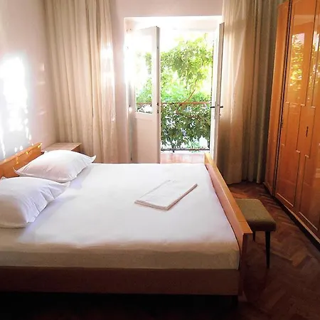 Rusendic 4 Daire Makarska